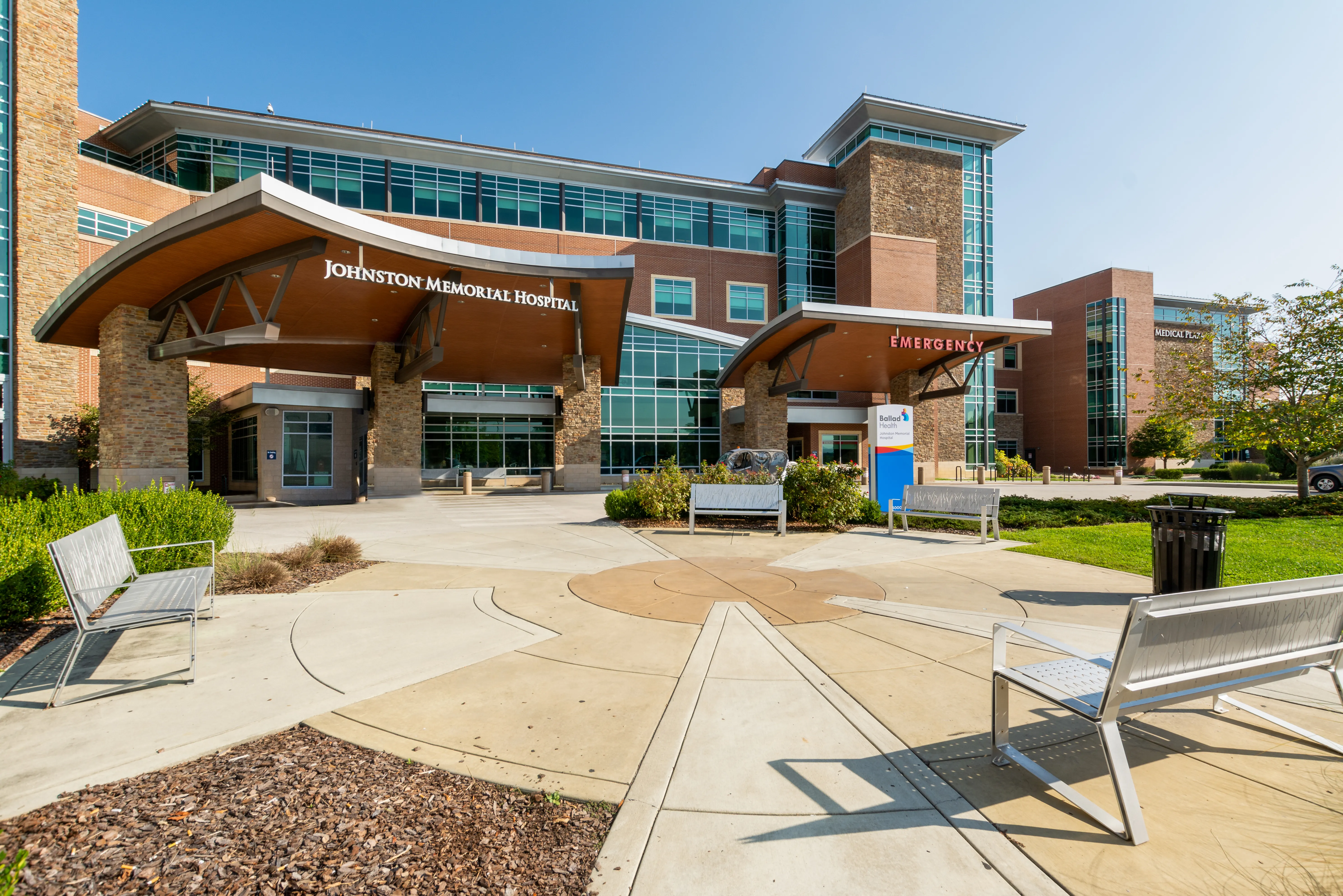 Johnston Memorial Hospital exterior ground photo